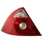 Baklykten, venstre passer Ford