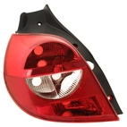 Baklykten venstre passer Renault